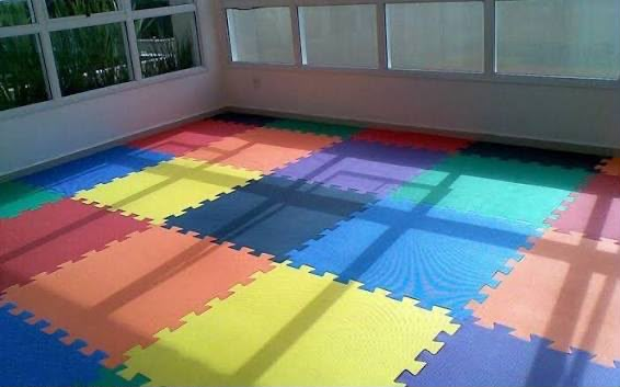 Tatames coloridos instalados